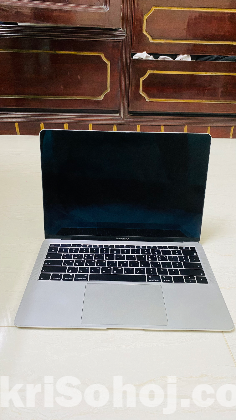 Macbook air 2019 (13 inch Retina display)